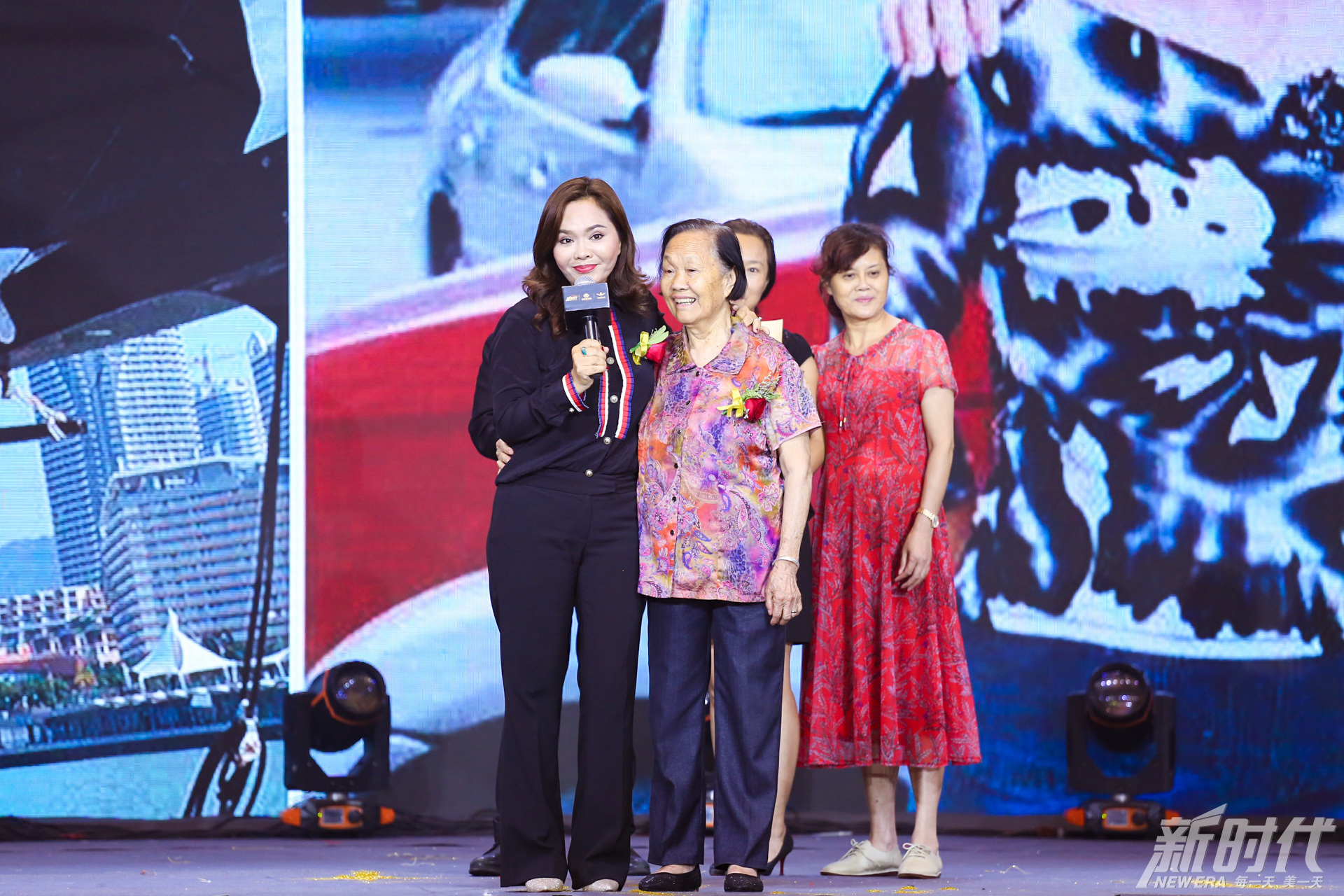 训伊基金会创始人魏蓉女士宣布10年资助10000名残疾人